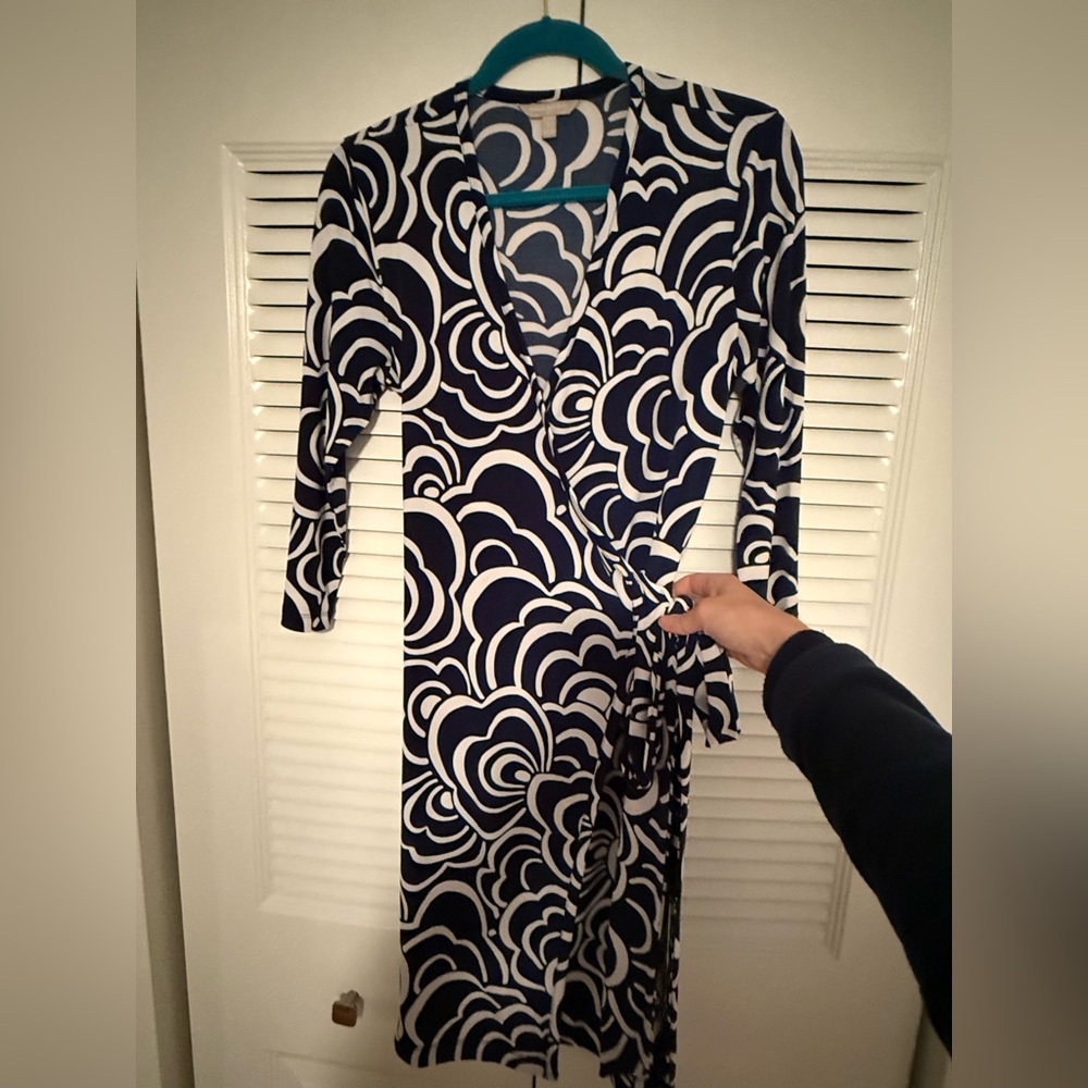 Blue & White Printed Banana Republic Wrap Dress (Small)
